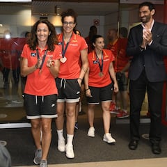 La selección femenina de baloncesto visitó As