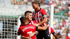 ELCHE, 11/09/2022.- ELCHE, 11/09/2022.- El Athletic Club celebra el gol de penalti de Sancet (2i) durante un momento del encuentro Elche-Athletic de Primera División de fútbol celebrado en el estadio Martinez Valero de Elche este domingo. EFE/ Manuel Lorenzo
