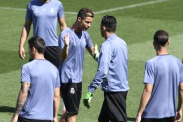 Último entrenamiento del Real Madrid antes del derbi