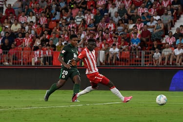 Baba reaparece con el Almería después de nueve meses en el dique seco