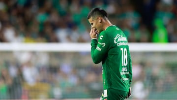 James, furioso: Protesta, expulsión y derrota de León