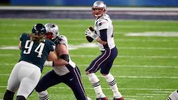 Tom Brady breaks his own Super Bowl passing record