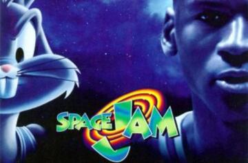 Michael Jordan protagonizó  el recordado filme ‘Space Jam’, donde compartió créditos con Bugs Bunny, El Pato Lucas y el resto de personajes animados de los Looney Tunes. En la película, enfrentan en un duelo de básquetbol a seres extraterrestres que robaron la identidad de varias estrellas de la NBA. El juego terminó con victoria para Jordan y compañía, con lo que recuperaron ‘los poderes’ de sus compañeros.