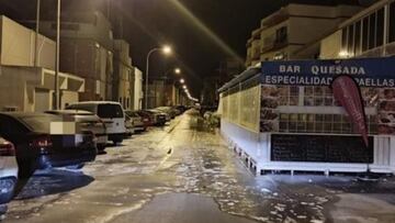Un ¡®meteotsunami¡¯ inunda las calles de Santa Pola