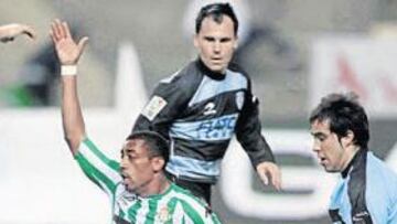 <b>BRAVO, CLAUDIO. </b>El chileno salvó tres claras ocasiones de gol del Betis, dos de ellas de Robert.