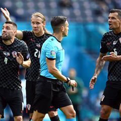 Perisic saca del caos a Croacia