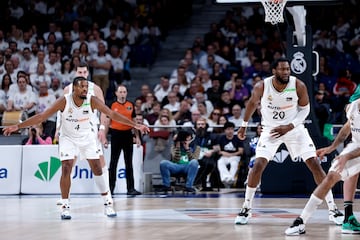 Dennis Smith Jr y Bruno Fernando, juntos en la pista.