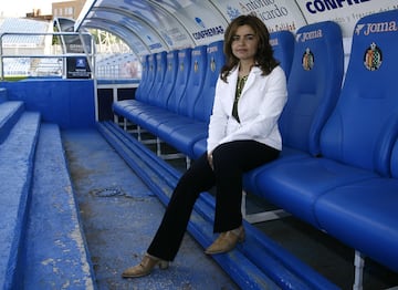 Ana de la Torre es la médico del Getafe. Desde 2007 ejerce este puesto, lo que la convierte en la primera mujer médico en un equipo masculino de LaLiga. Nunca antes una mujer había ocupado este cargo. Posteriormente, otros clubes como Valencia, Mallorca o el Chelsea incluyeron mujeres en sus cuerpos médicos.