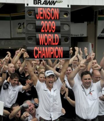 Jenson Button celebra su campeonato del mundo en el GP de Brasil en 2009.