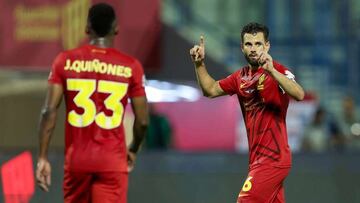 Míchel se la pega contra el colista