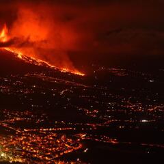 ¿Qué pasa cuando la lava llega al mar?