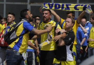 Los ultras del Oviedo causaron incidentes con los aficionados del Cádiz antes del encuentro