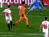 Rakitic anota el mejor gol de su carrera: ¡sombrero de lujo!