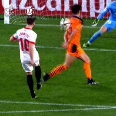 ¡Que lo enmarquen en La Giralda! Rakitic 'responde' al Papu con uno de los goles de su vida