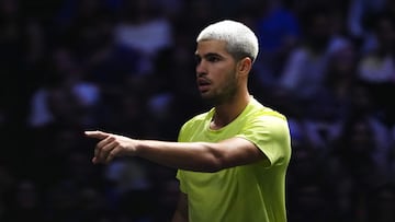 Carlos Alcaraz, durante su partido contra Cameron Norrie en Paris.