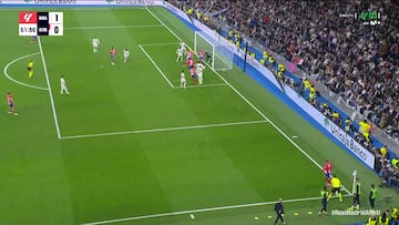 El fuera de juego por interferencia de Saúl en el gol anulado a Savic en el derbi de LaLiga EA Sports entre Real Madrid y Atlético.