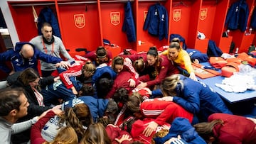 27/06/22 futbol femenino
SELECCION ESPA?OLA ESPA?A VESTUARIO
MELE FOTO GRUPO
FOTOENVIADAPOR.AMALIA.FRA.