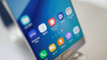 A Samsung Electronics' Galaxy Note 7 new smartphone is displayed at its store in Seoul, South Korea, September 2, 2016. REUTERS/Kim Hong-Ji/File Photo