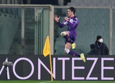 Juventus confirm Vlahovic acquisition