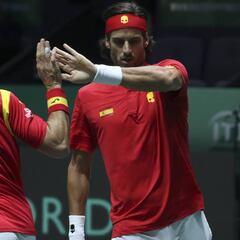 Tenis en horario de discoteca