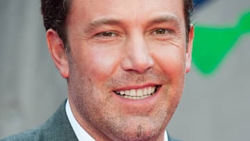 Ben Affleck apareció con el rostro cambiado en la premier de Escuadrón Suicida en Londres.