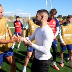Topuria visita a La Roja