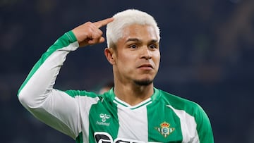 27/11/25 PARTIDO EUROPA LEAGUE
FASE LIGA FASE GRUPOS JORNADA 5
BETIS - UTRECHT
PRIMER GOL CUCHO HERNANDEZ 1-0 ALEGRIA