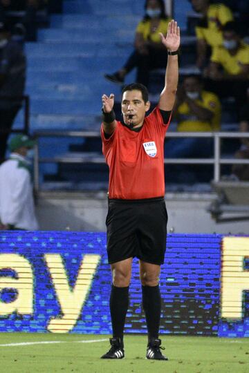 La Selección de Reinaldo Rueda sumó su tercer empate consecutivo al igualar 0-0 ante Ecuador en Barranquilla. Hubo polémica en el final.