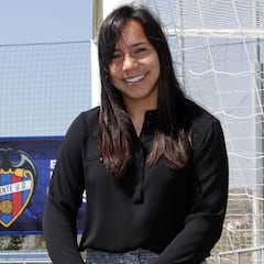 Charlyn, cerca de ser la sustituta de Jenni Hermoso en el Atlético