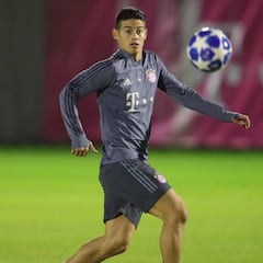 James y Rafinha se divierten en la práctica previa al clásico