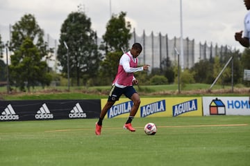 Wilmar Barrios fue uno de los últimos jugadores en unirse a la concentración. El volante viene de jugar ante el CSKA de Moscú por la liga rusa. 