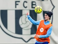 Gavi could play for the first time in 205 days as Barcelona try to hold off Real Madrid at the top of the table.