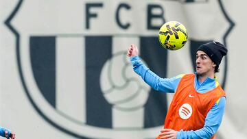 SANT JOAN DESPÍ, 14/03/2026.- Gavi durante el entrenamiento del primer equipo del FC Barcelona en las instalaciones de la Ciudad Deportiva Joan Gamper.EFE/Enric Fontcuberta