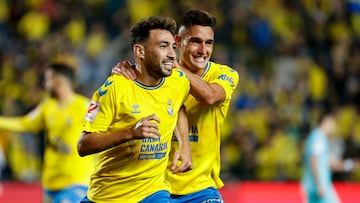 LAS PALMAS DE GRAN CANARIA, 04/01/2024.- El centrocampista de Las Palmas Munir celebra el primer gol ante el Barcelona en el partido de LaLiga que se disputa este jueves en el estadio de Gran Canaria. EFE/ Quique Curbelo