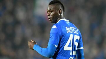 Pancarta contra Balotelli en Turín: "Eres africano"