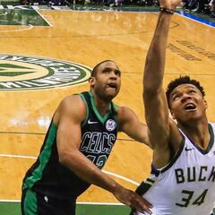 Brown y Tatum chocan con los interminables brazos de Giannis