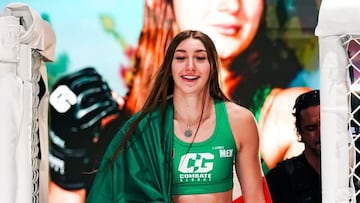 Regina Tarin a punto de entrar a una pelea en Combate Américas.