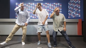 Griezmann teaches the Fortnite dance celebration