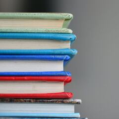 Ayudas para libros de texto y material escolar: plazos, requisitos y cómo solicitar en cada comunidad