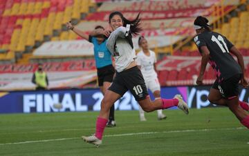 Independiente Santa Fe se impuso sobre América de Cali y se coronó, por segunda vez, campeón de la Liga BetPlay Femenina. Fany Gauto y Nubiluz Rangel anotaron los goles de la victoria. El marcador global terminó 4-1. 