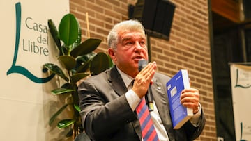 13/11/25 BARCELONA PRESENTACION DEL LIBRO
JO VAIG VIURE A LA MASIA
ESCRITO POR EL PERIODISTA DEPORTIVO XAVI TORRES CON LA PRESENCIA DEL PRESIDENTE JOAN LAPORTA