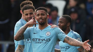 Soccer Football - Premier League - Crystal Palace v Manchester City - Selhurst Park, London, Britain - April 14, 2019 Manchester City's Gabriel Jesus celebrates scoring their third goal with team mates REUTERS/Hannah McKay EDITORIAL USE ONLY