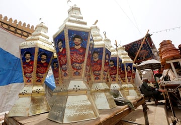 Traditional decorative lanterns known as "Fanous" bearing the image of Liverpool's Egyptian forward soccer player Mohamed Salah, are seen at a market, before the beginning of the holy fasting month of Ramadan in Cairo, Egypt May 2, 2018.