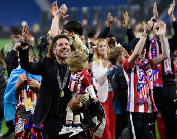 Diego Simeone y su familia.