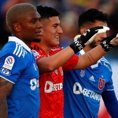 El cuestionado fichaje de la U que acalló las críticas en el clásico