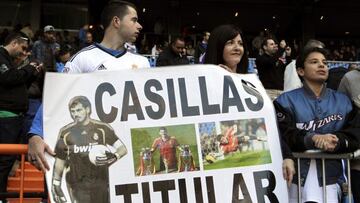 Pancartas de apoyo a Casillas y cánticos en favor de Isco