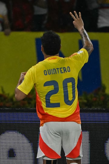 La Selección Colombia goleó 3-0 a Bolivia en el estadio Metropolitano y selló su paso a la Copa del Mundo 2026. Anotaron James, Jhon Córdoba y Juanfer Quintero.