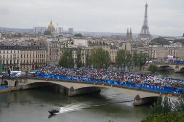 París se blinda durante la ceremonia inaugural de los Juegos Olímpicos en el río Sena.