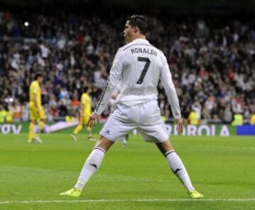 1. El portugués Cristiano Ronaldo es uno de los dos mejores jugadores del mundo y quizás el más mediático. Ha vendido 1.600.000 camisetas.