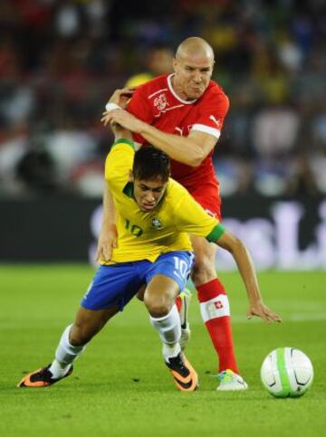 Partido Suiza - Brasil. Neymar y Senderos.